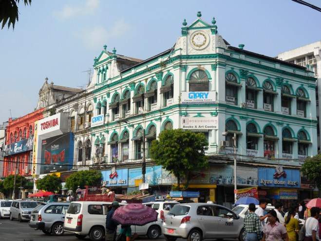 Edificio colonial en el centro de Yangon