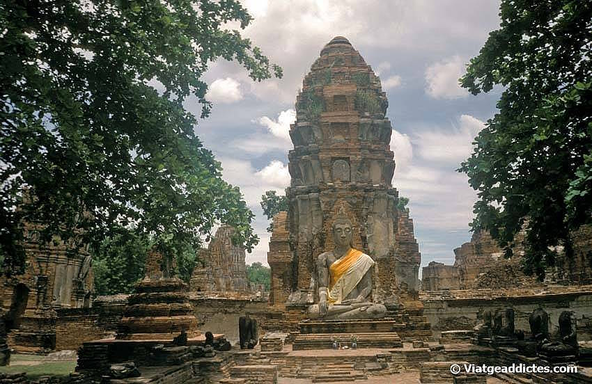 Temples a la ciutat antiga d'Ayutthaya (Tailàndia)