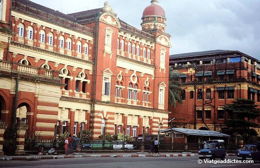 Edifici d'estil colonial, Yangon