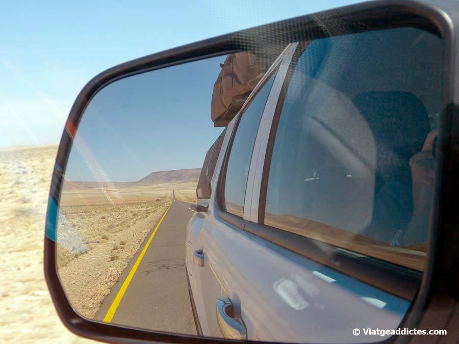 Conduïnt per la carretera en direcció a Lüderitz