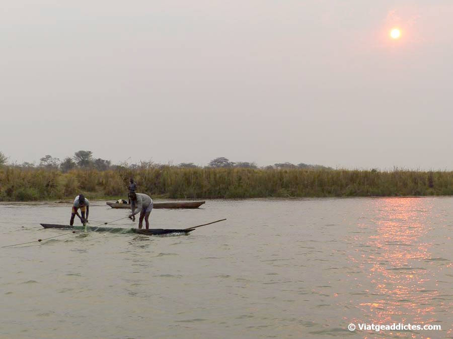 Pescadors en el riu Okavango
