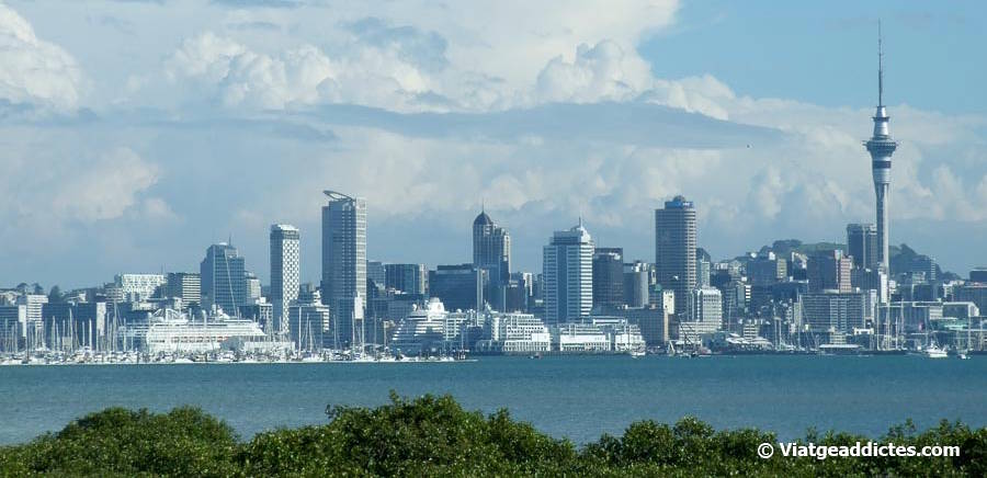 Vista panoràmica del centre d'Auckland (Northcote, illa Nord de Nova Zelanda) Vista panoràmica del centre d'Auckland (Northcote, illa Nord de Nova Zelanda)