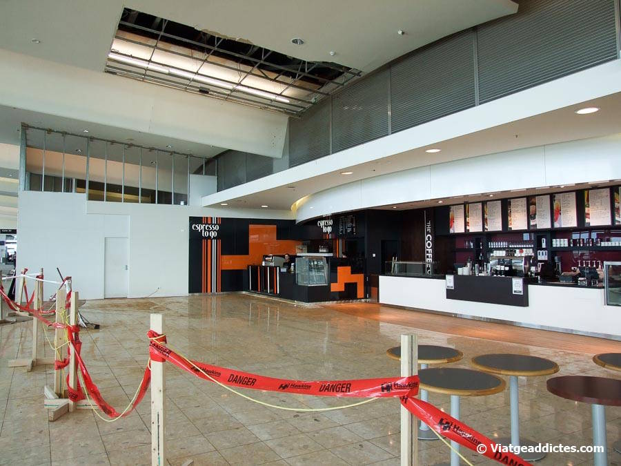 Efectes del terratrèmol de Christchurch de 2011 en la terminal de l'aeroport (Christchurch, illa Sud de Nova Zelanda) Efectes del terratrèmol de Christchurch de 2011 en la terminal de l'aeroport (Christchurch, illa Sud de Nova Zelanda)