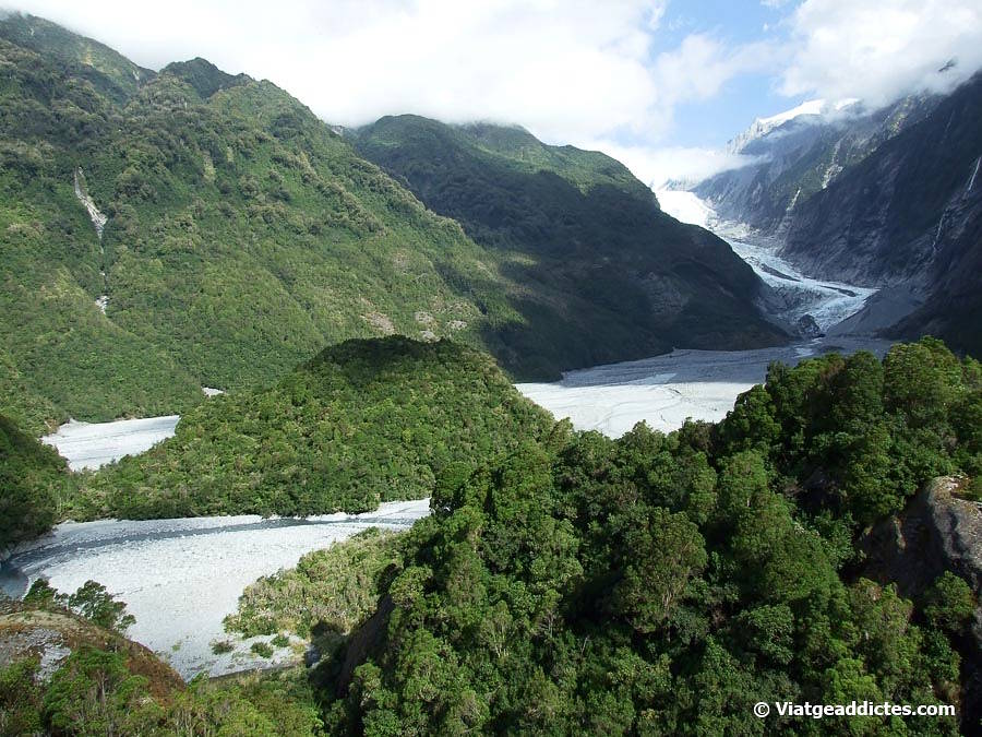 Vista de la glacera Franz Josef i del riu Waiho des de Sentinel Rock (Franz Josef, illa Sud de Nova Zelanda) Vista de la glacera Franz Josef i del riu Waiho des de Sentinel Rock (Franz Josef, illa Sud de Nova Zelanda)