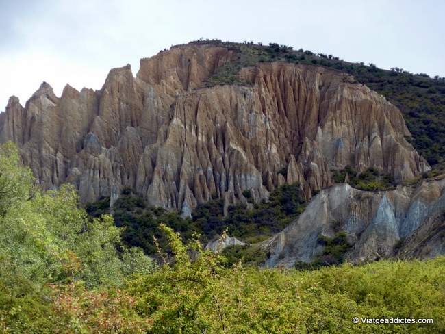 Clay Cliffs, un paisatge insòlit gràcies a l'erosió (vall Waitaki, a Omarama)