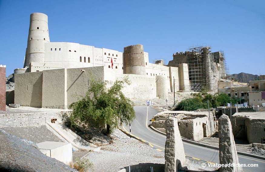 Vista exterior del fort de Bahla