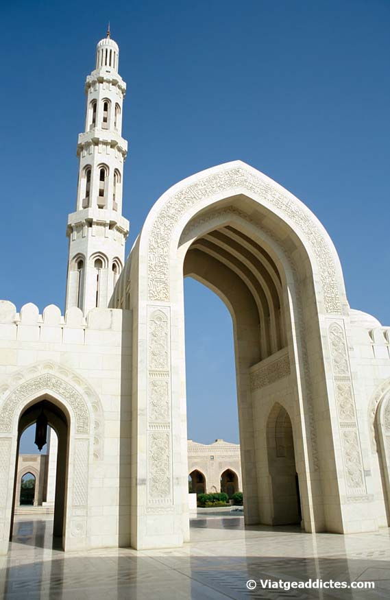 Imtage de la Gran Mesquita del Sultà Qabus,<br />en Al Ghubbrah (Masqat)