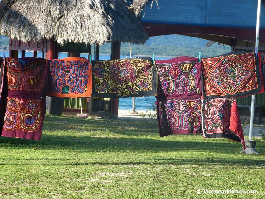 Les «molas», art tèxtil de les dones Guna (illa Icodub, Guna Yala)