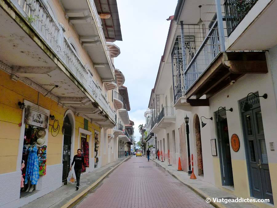 Una de las bonitas calles del Casco Antiguo (Ciudad de Panamá)