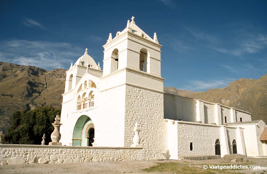 Iglesia de Santa Ana, en Maca (valle del Colca)