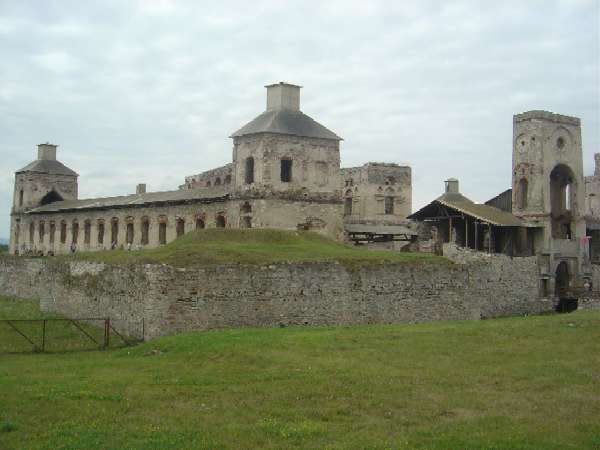 Castillo esotérico de Krzyztopór en Ujazd