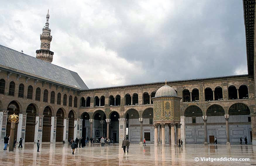 Pati ointerior de la mezquita Umayyad (Damasco)