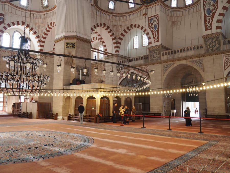 Interior de la mesquita de Sehzade (Fatih, Istanbul)