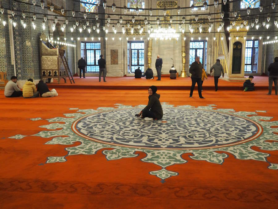 Dins de la mesquita Yeni (Fatih, Istanbul)