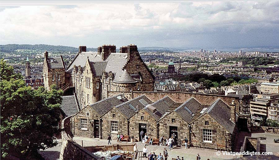 El Grassmarket visto desde el castillo de Edimburgo