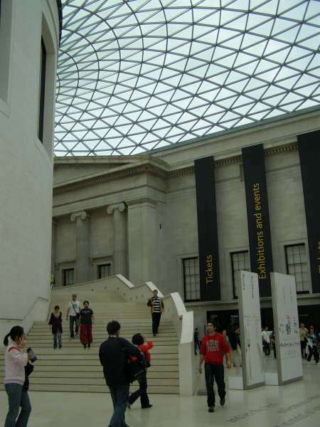Entrada del Museo Británico