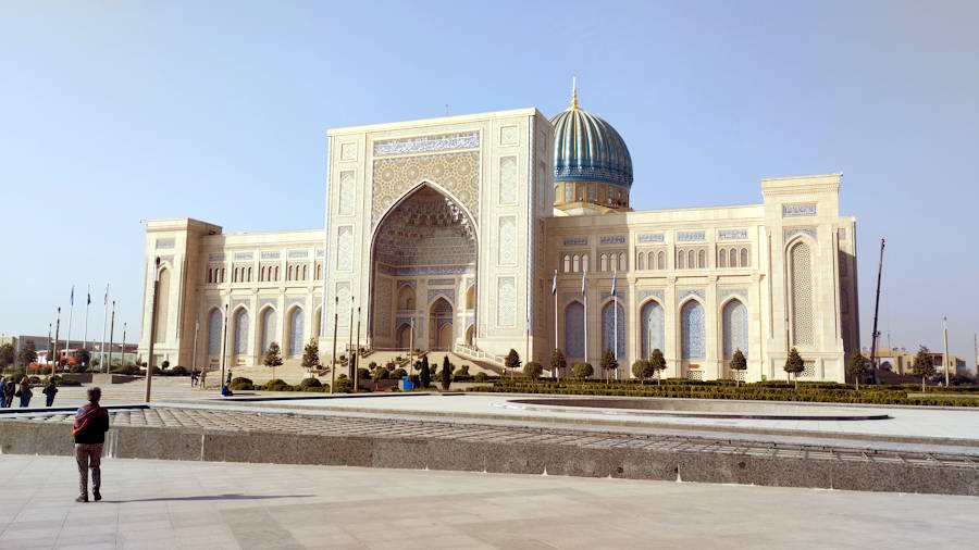 Vista del Centro de Civilización Islámica (Taskent)