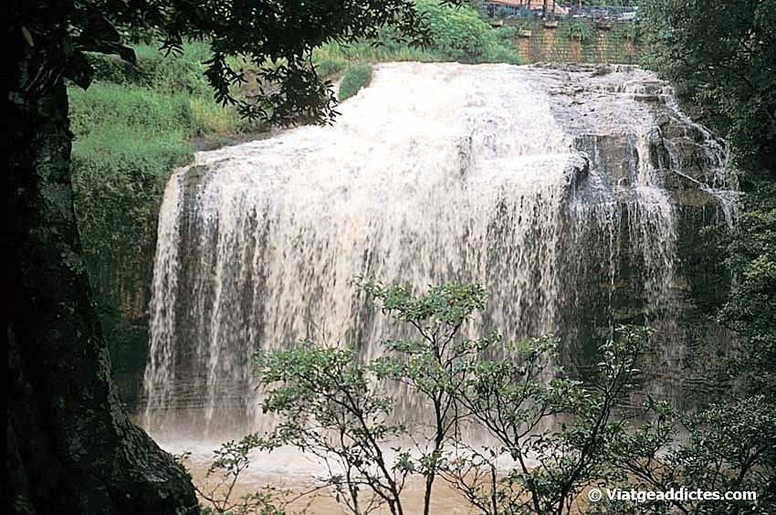 Cascada Dantania, en los alrededores de Dalat
