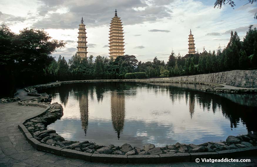 Imagen de las Tres Pagodas (Dali Gucheng)