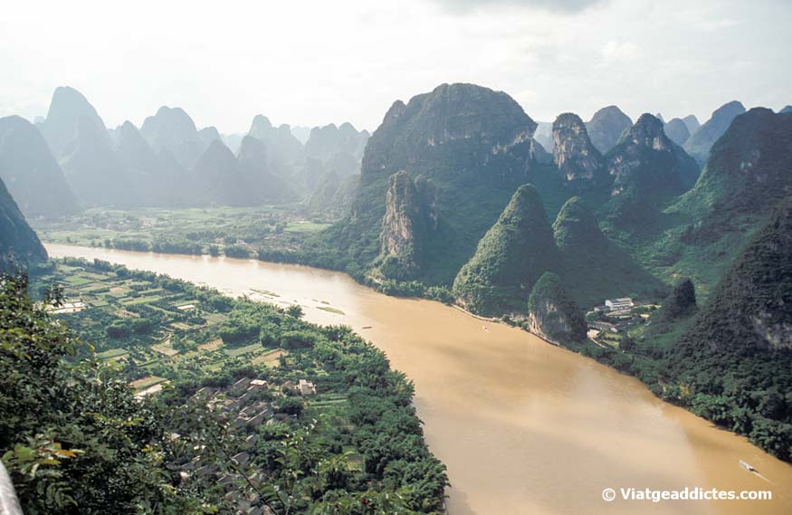 Vistas sobre el río Li desde la colina Lao Zhai (Xinping)