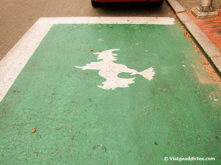 Salem (Massachussets, USA). Reserved parking, only for witches riding a broom in the �Salem Witch Trail�