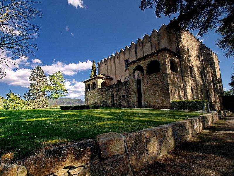 Vista del castillo de Montesquiu