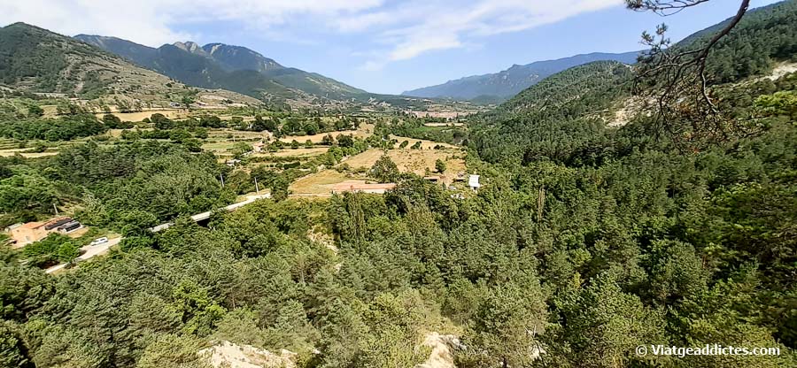 Vista del valle del Bastareny desde el mirador de la Vía del Nicolau